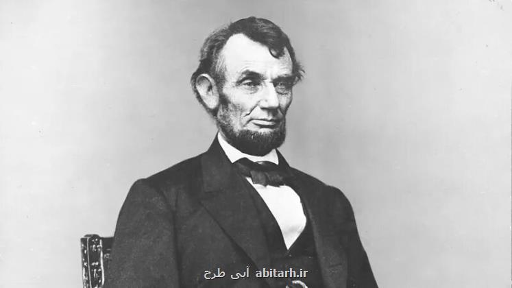 چهره آزادکننده بردگان روی بدن مدافع برده داری!