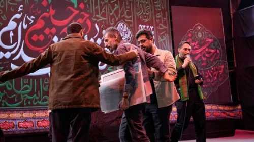 عباس ناصری کاریکاتوریست راوی جنگ تجلیل شد ۱۰۰ قاب از جنگ رمضان