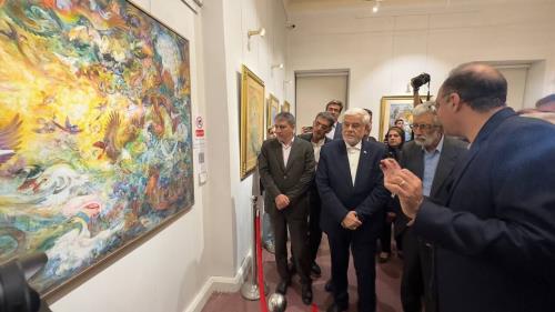 بعد از تعطیلی موزه ها به علت حمله اسرائیل موزه فرشچیان باز شد
