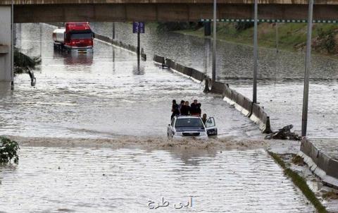 نمایش تصاویر سیل اخیر در مكانی عمومی