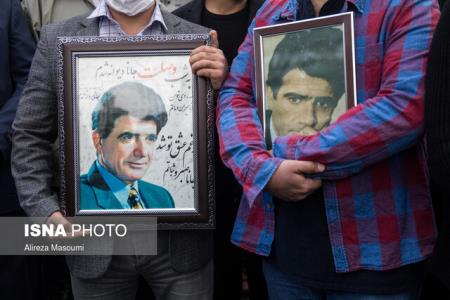 پیكر شجریان امروز به خاك سپرده نمی گردد بعلاوه ویدئوی انتقال پیكر به فرودگاه مشهد
