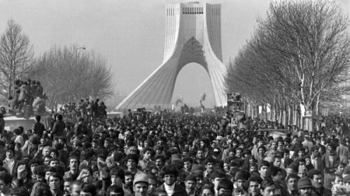 گالری گردی در پایتخت با حال وهوای انقلابی
